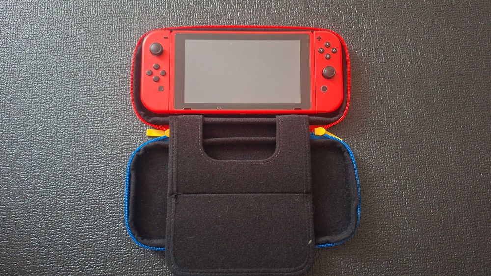 Nintendo Switch Mario Red Limited Edition + екстри