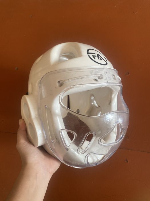 шлем для теквандо