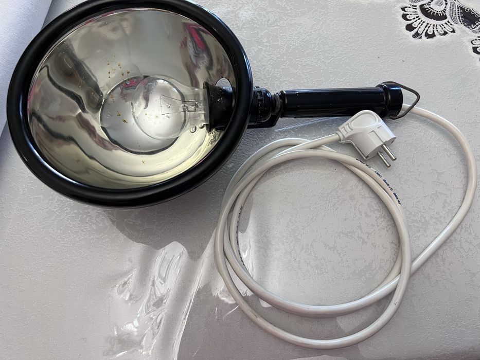 Инфракрасная лампа (рефлектор) 75 Вт, рабочая