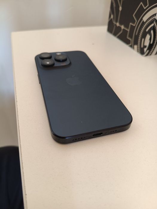iPhone 15 pro 128gb