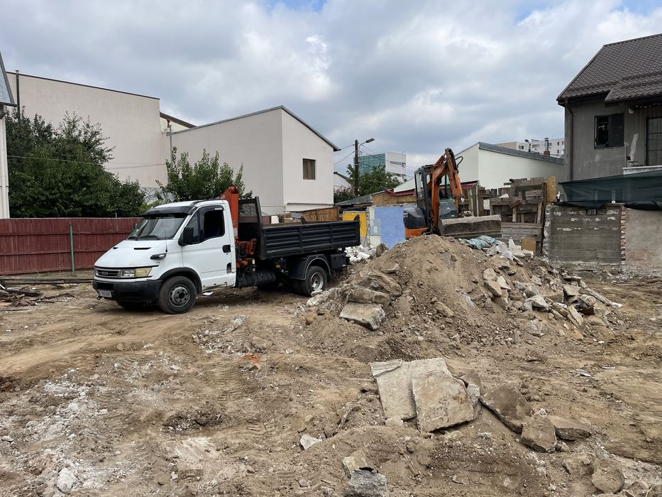 Inchiriez Miniexcavator Bobcat