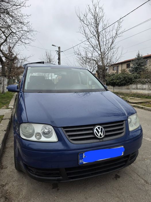 Vând Volkswagen Touran