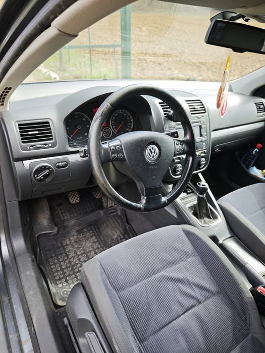 Vând Volkswagen Jetta 2006  motor 2 l