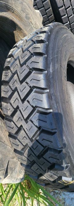 Гуми за камион 9.5 17.5 / 10.5 R 17.5