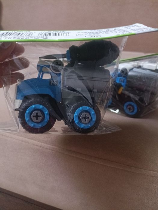 Машинка конструктор с отверткой