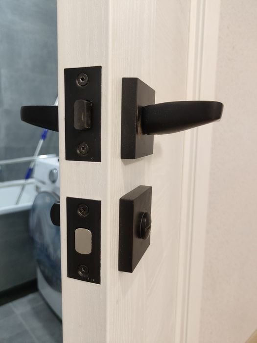 Установка Дверей