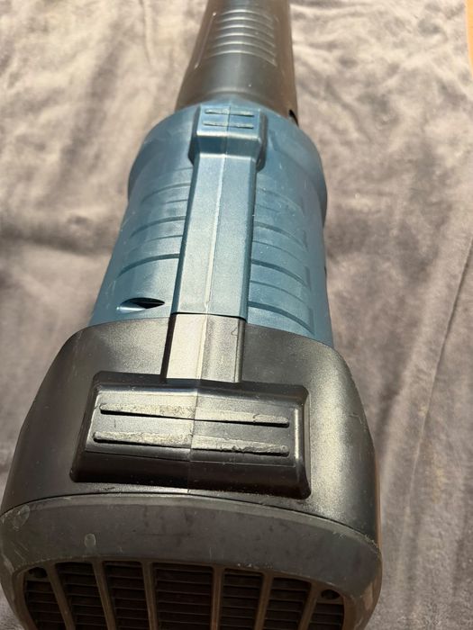 Bosch suflanta pe acumulatori