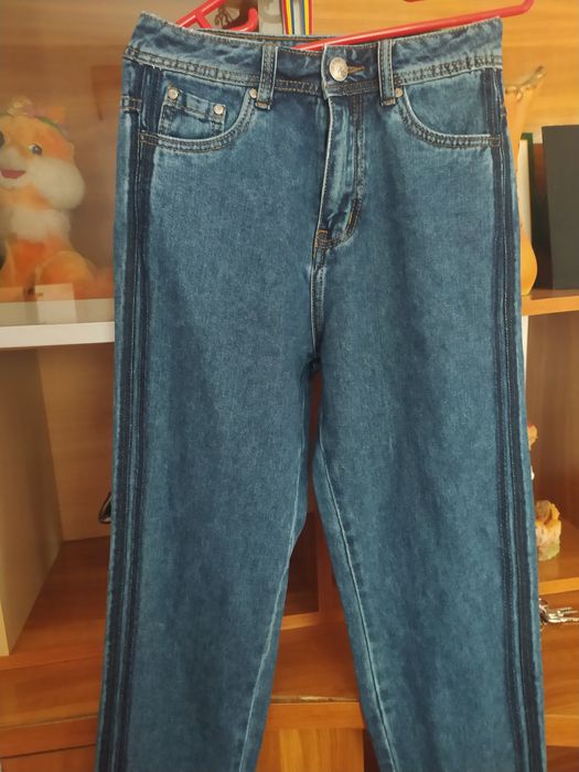 Blugi,mărimea 25