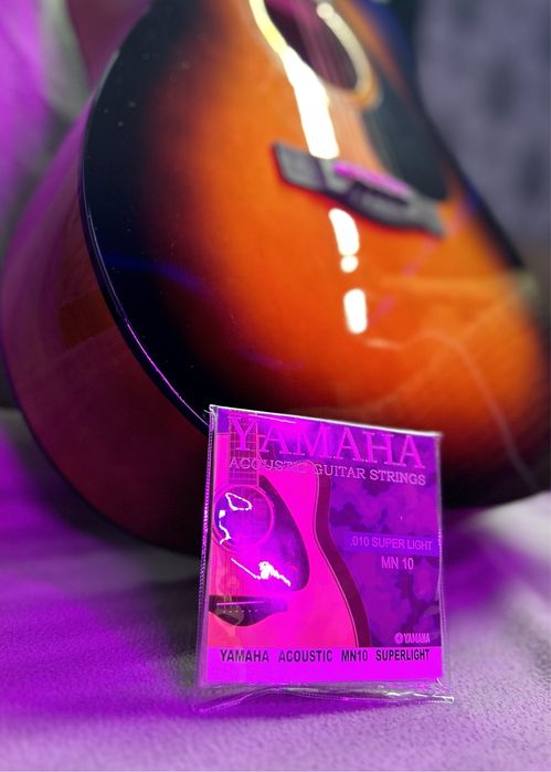 Акустическая гитара YAMAHA