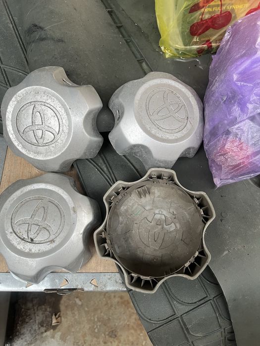 Продам колпочки тоета