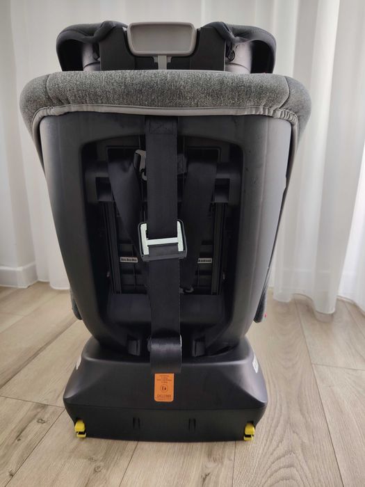 Vând scaun rotativ COCCOLLE cu isofix