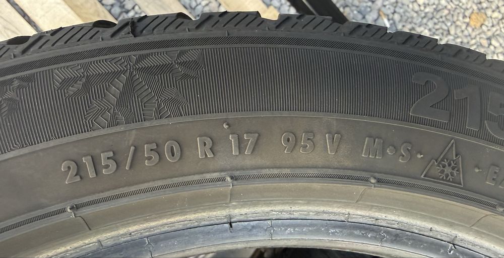 2бр 215/50/17 на 6мм Семперит