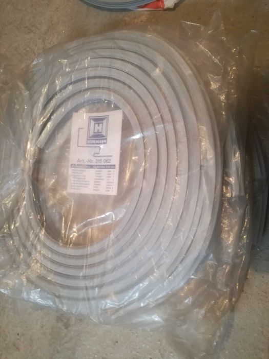 Продавам 7 бр. нови уплътнения за дограми-HORMANN Немски