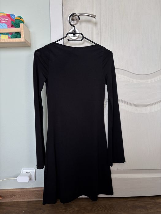 Черна дамска рокля