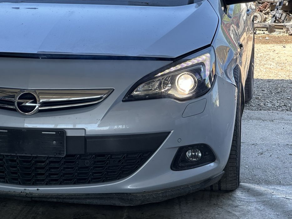 Предна броня за Опел Астра J GTC