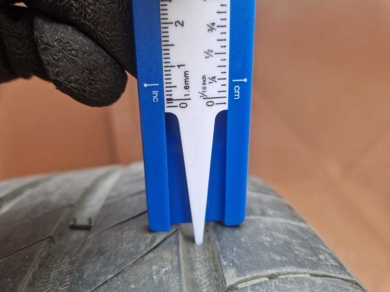 2 Michelin R17 225/55
летни гуми
DOT0623