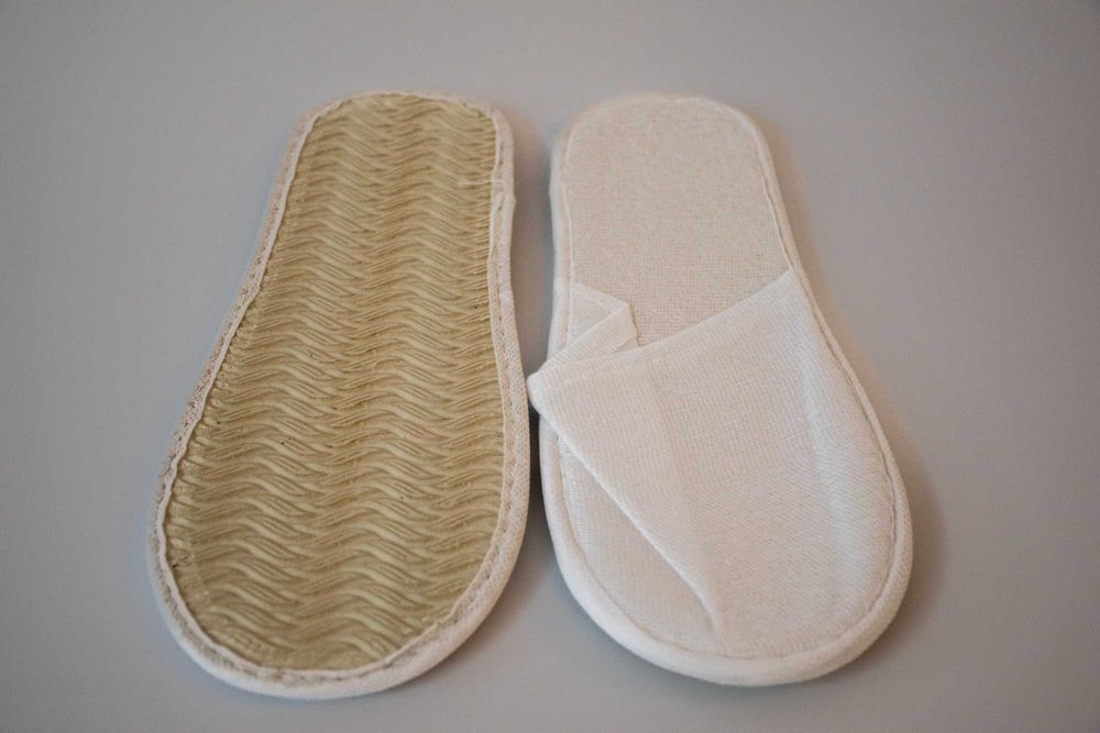 Еднократни хавлиени чехли