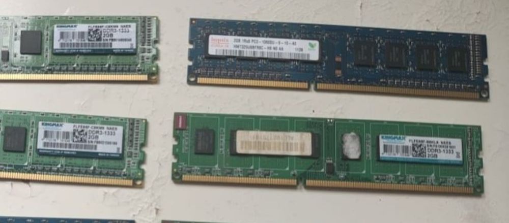 memorii RAM  DDR3 , 2 GB.( 20lei /3 bucăți), transport 4,99 lei!!!
