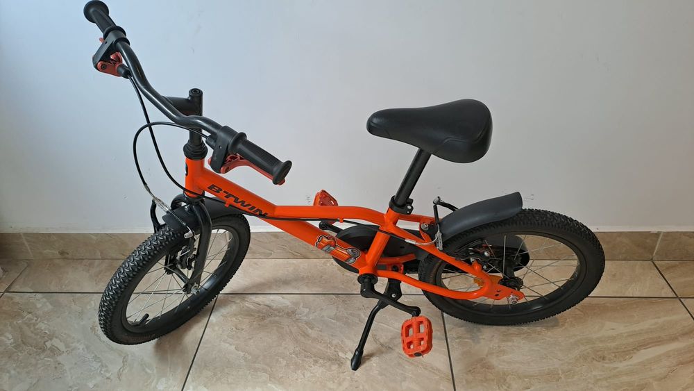Vând bicicleta BTWIN 16" Robot stare foarte buna