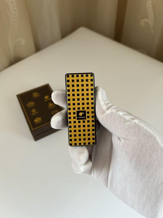 Запалка Cohiba – турбо пламък + вграден пънч