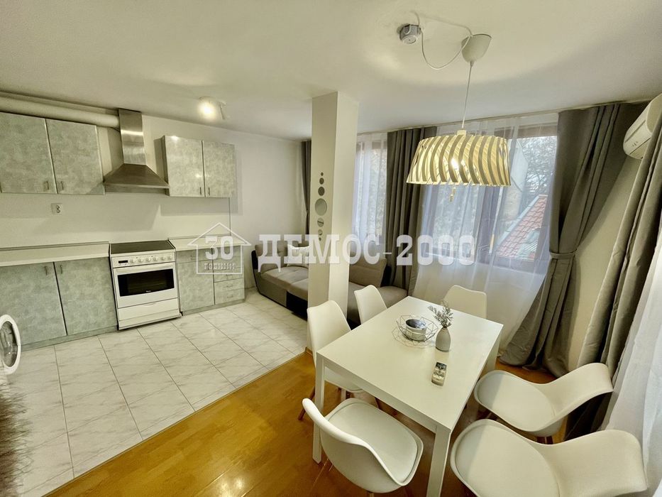 Дава се под наем Тристаен апартамент в Варна, Център - 100 кв.м за 1346.4 € - Снимка #4