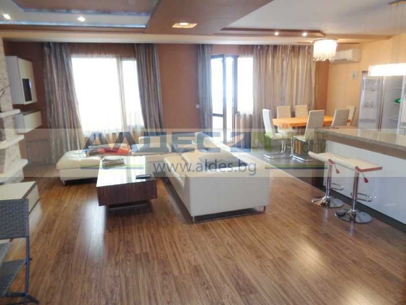 Луксозно обзаведен тристаен ап. в Студентски Град до зала Хр. Ботев!