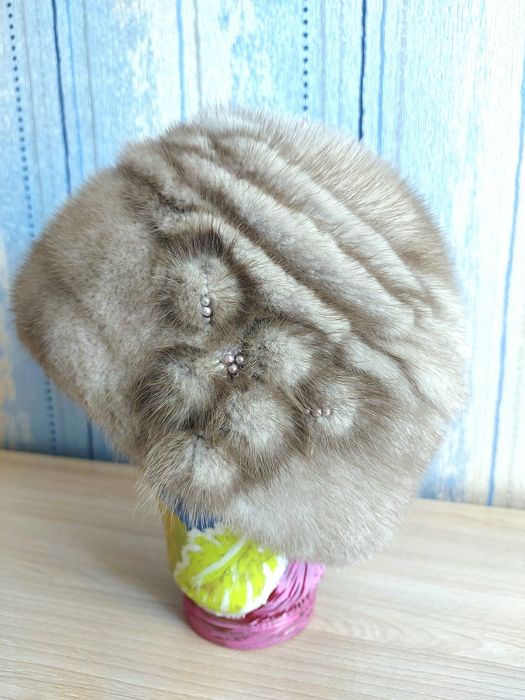 Шикарные норковые шапки.