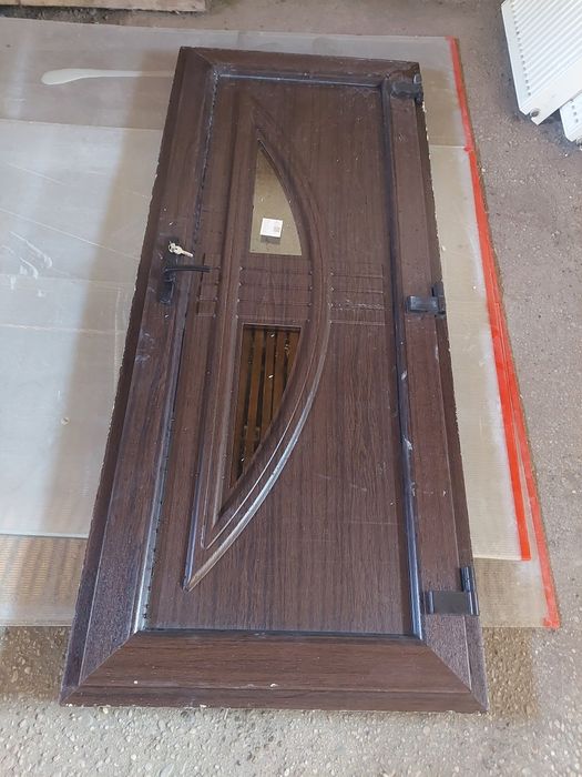 ușă de vanzare  ne folosită