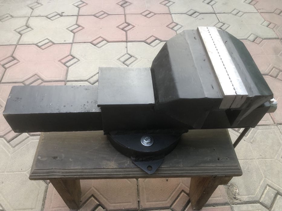 Тиски ручной работы