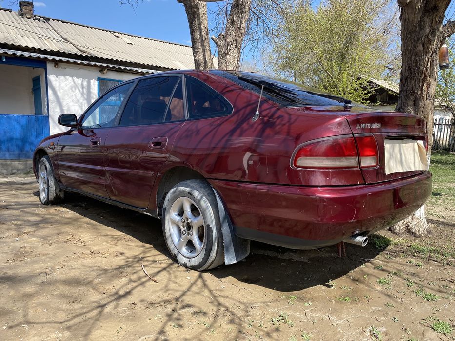 Легковая автомобиль