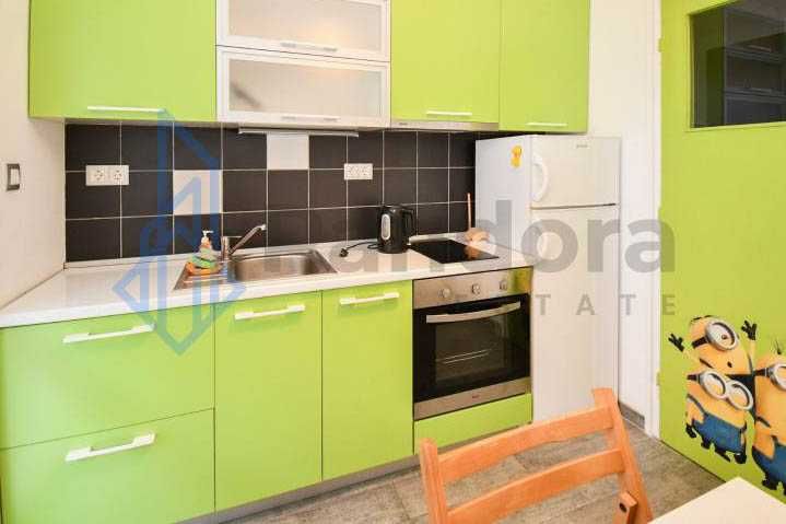 Двустаен апартамент под наем в кв. Изток