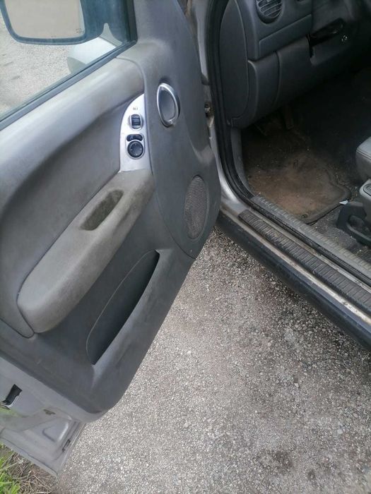 Jeep Cherokee 2,8 CDI, Джип Чероки на части!
Март 2007