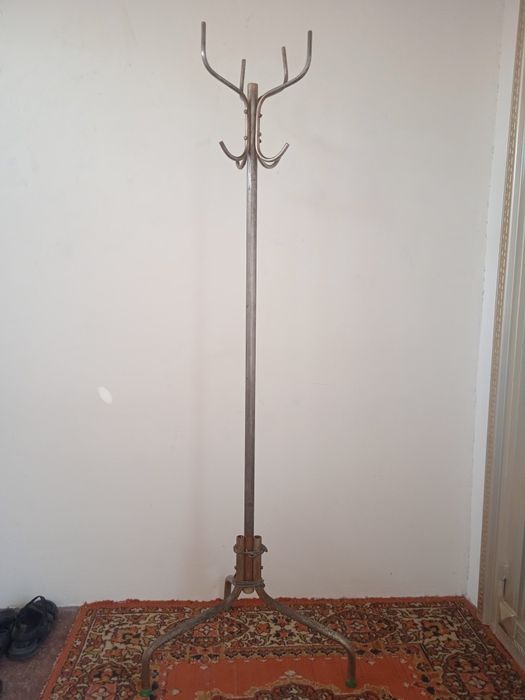 Продаются вешалки