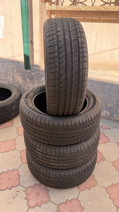 BARS  215/55/17    uz200