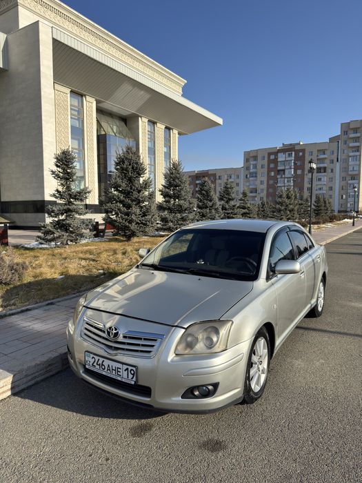 Срочно продам машмну toyota avensis