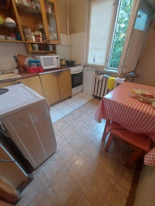 Комнатаға 1 қыз керек