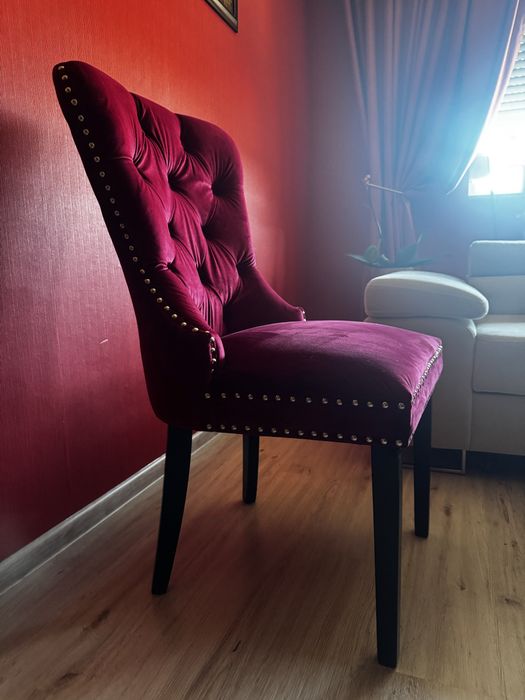 Столове червено кадифе