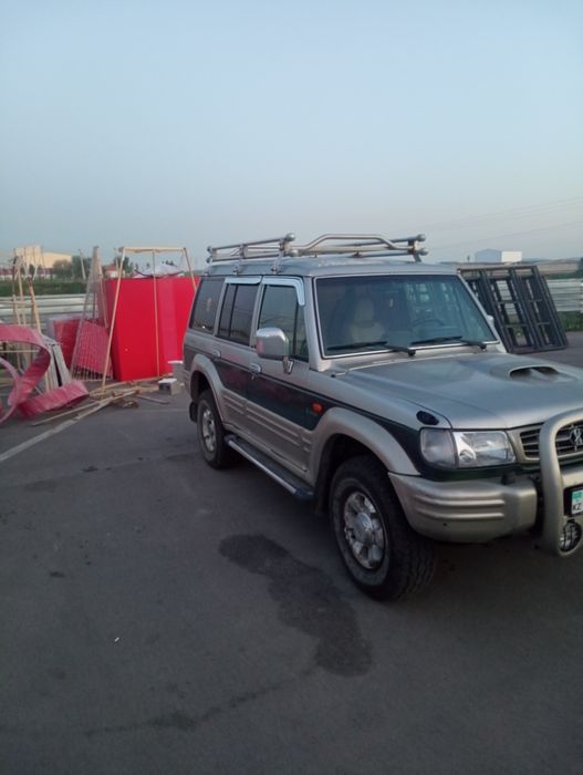Hyundai Galloper 2