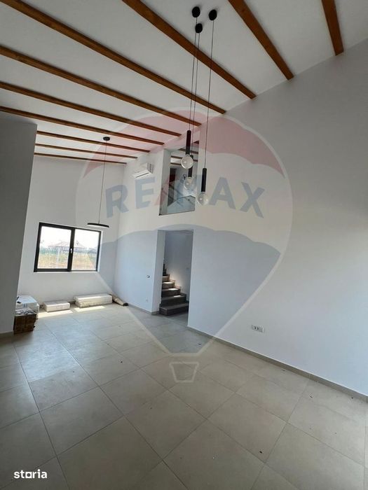 Casă / Vilă 5 camere în zona Nord