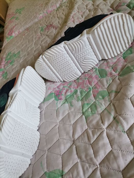 Маратонки, обувки