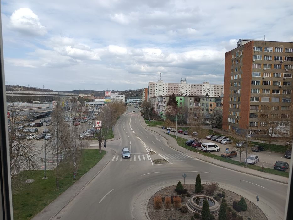 Apartament 2 camere semidecomandat Resita