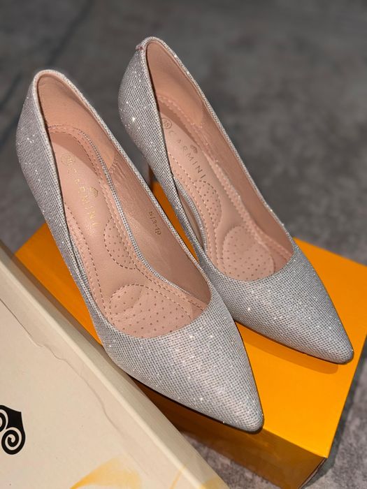 Продам женские туфли 38 р.