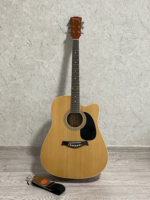 Продаю электроакустическую гитару