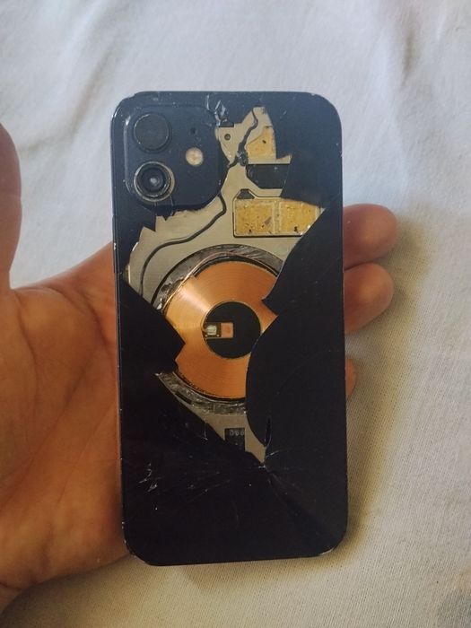iPhone 12 64g продаю или обменяю