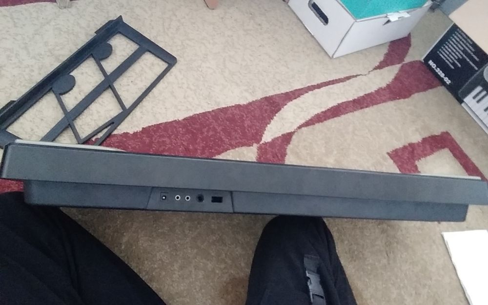 синтезатор  Electronic keyboard