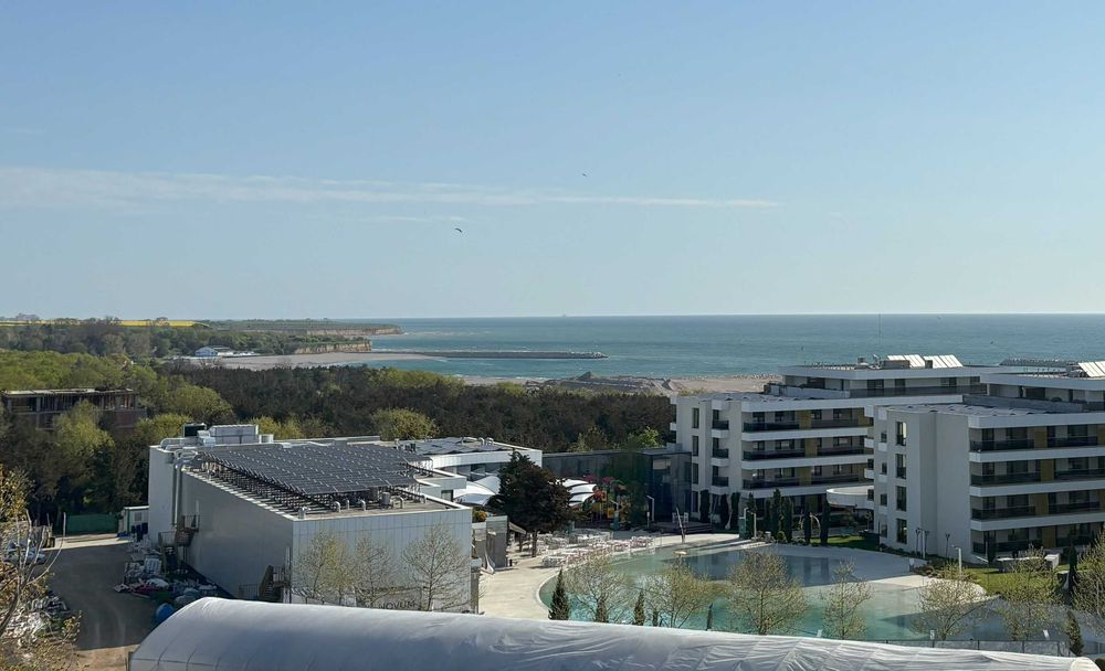 Vand apartament 2 camere cu vedere la mare,  parcare subterană , Olimp