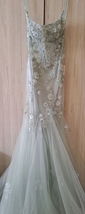 Бална рокля зелена