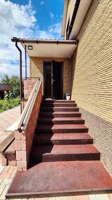 Продам коттедж в Тепличном