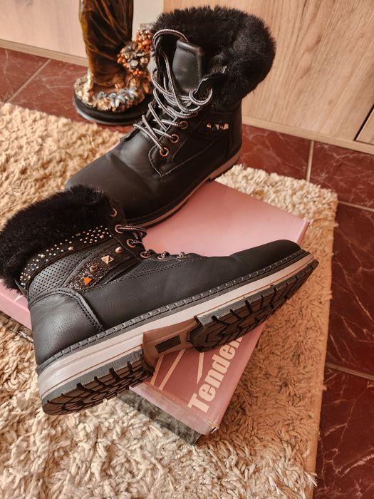 Продавам дамски боти .Естествен напук.Tendenz.Ботите са много запазени