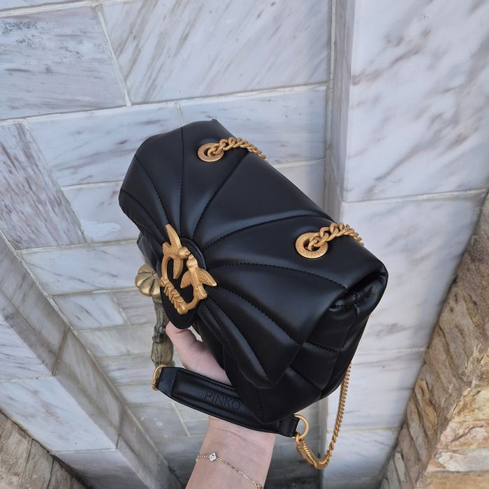 Нови дамски чанти Pinko, guess